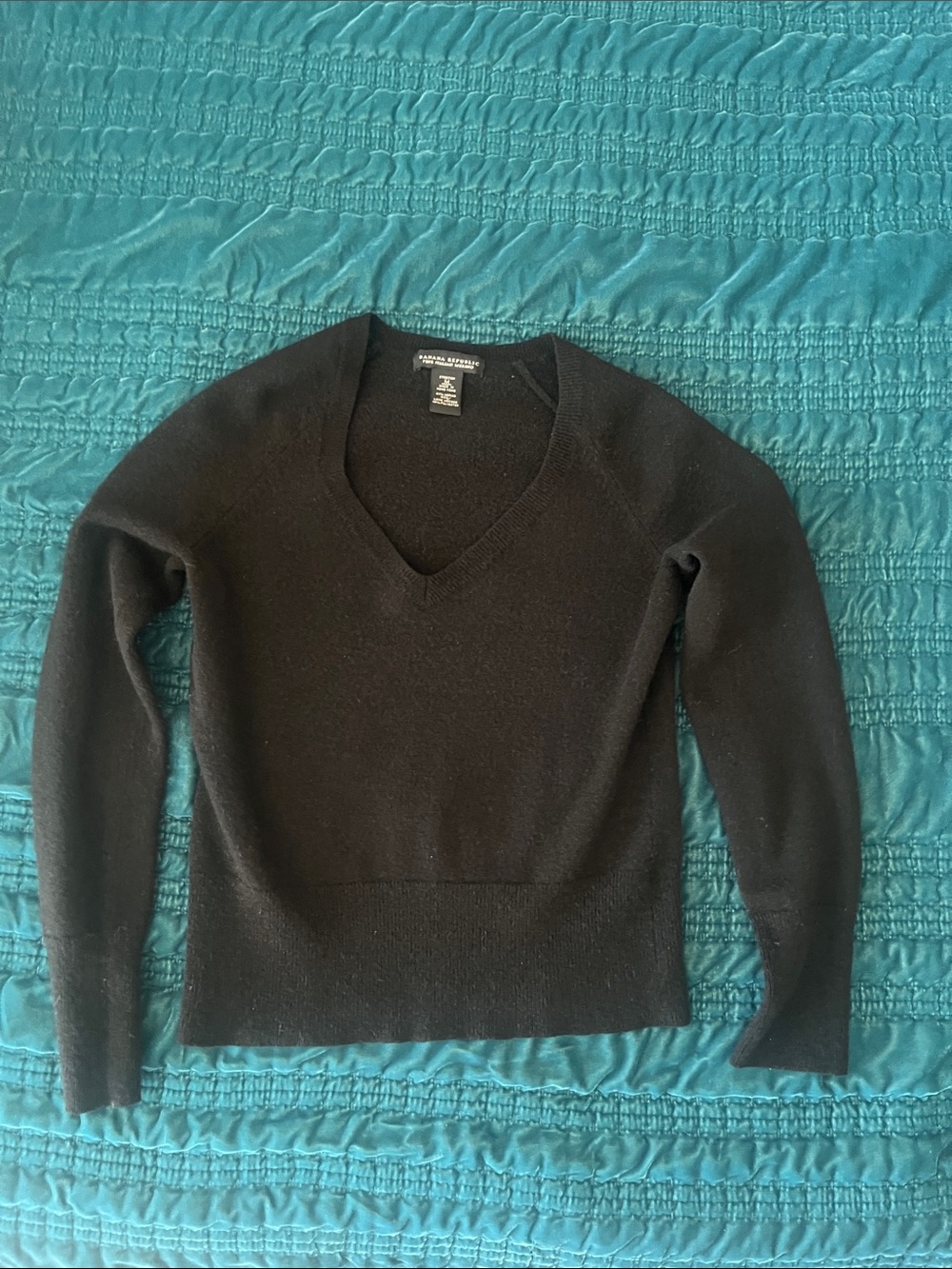 Liz Claiborne Black V-Neck Knit Sweater